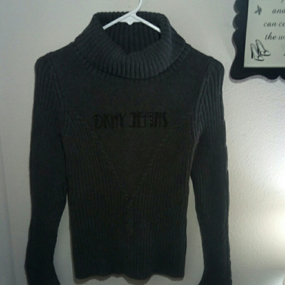 (DKNY) GRAY SWEATER SIZE MED